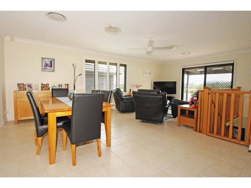 9 Saxon Street, Cameron Park NSW 2285