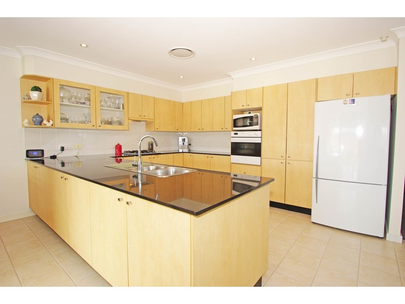 9 Saxon Street, Cameron Park NSW 2285