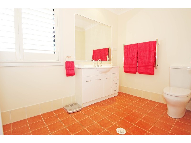 9 Saxon Street, Cameron Park NSW 2285