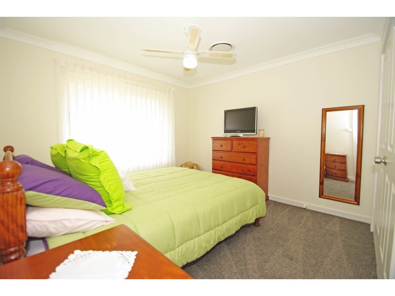 9 Saxon Street, Cameron Park NSW 2285