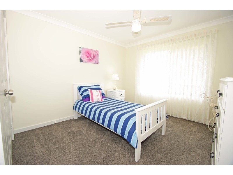 9 Saxon Street, Cameron Park NSW 2285