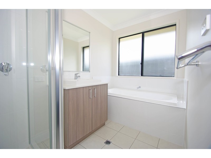 64 Seaside Boulevard, Fern Bay NSW 2295