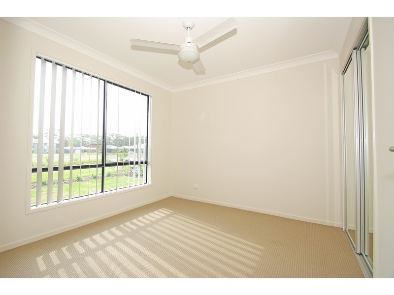 64 Seaside Boulevard, Fern Bay NSW 2295