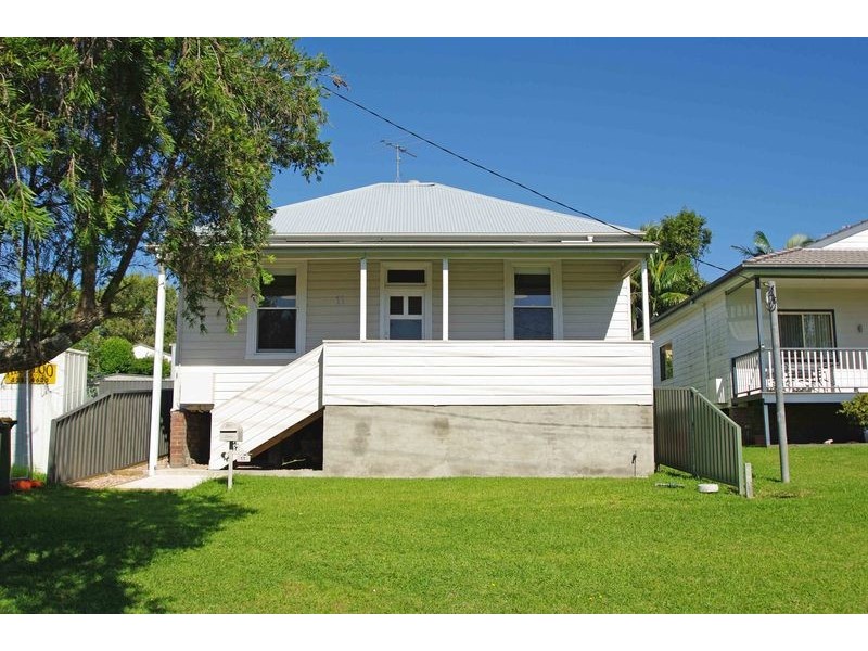11 Queens Avenue, Cardiff NSW 2285