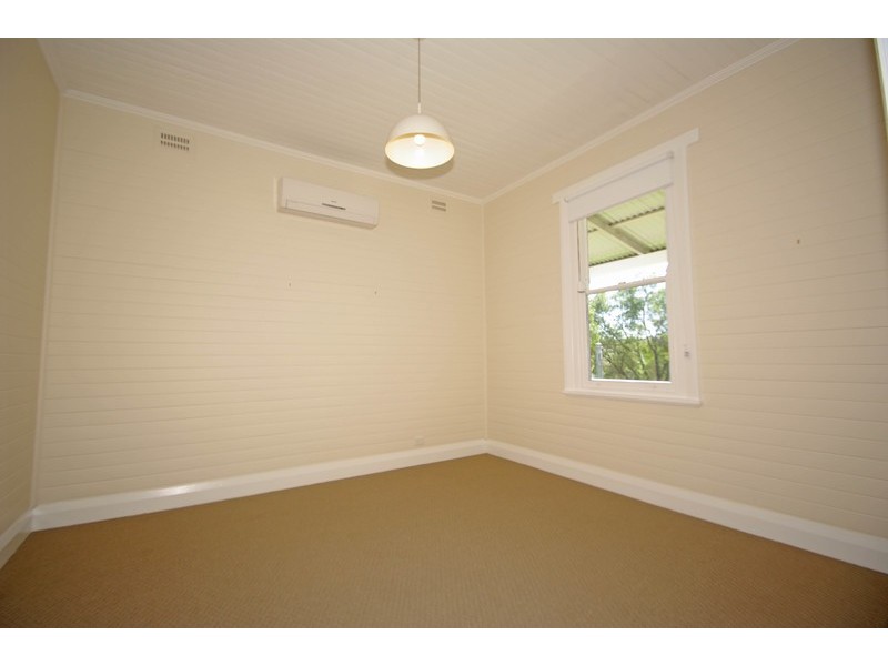 11 Queens Avenue, Cardiff NSW 2285
