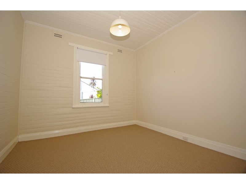 11 Queens Avenue, Cardiff NSW 2285