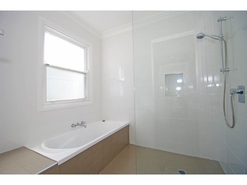 11 Queens Avenue, Cardiff NSW 2285