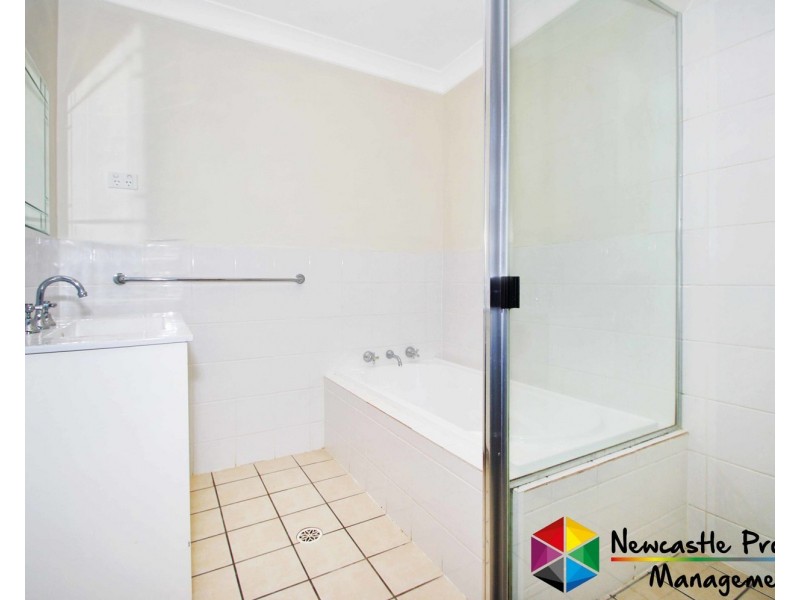 4 Lampeter Close, Mount Hutton NSW 2290