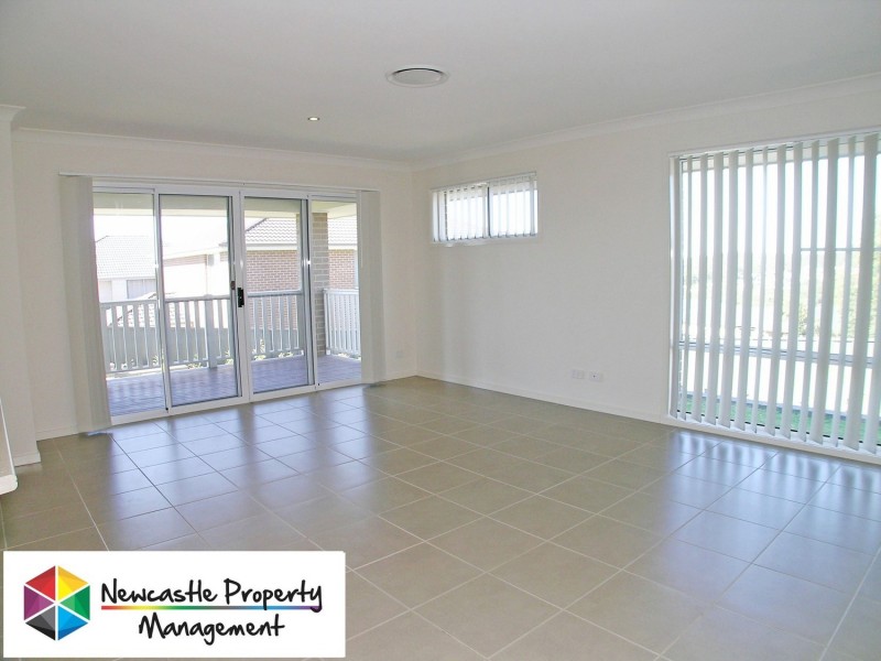 10 Hooghly Avenue, Cameron Park NSW 2285