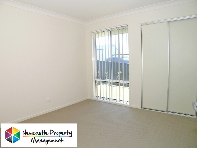 10 Hooghly Avenue, Cameron Park NSW 2285