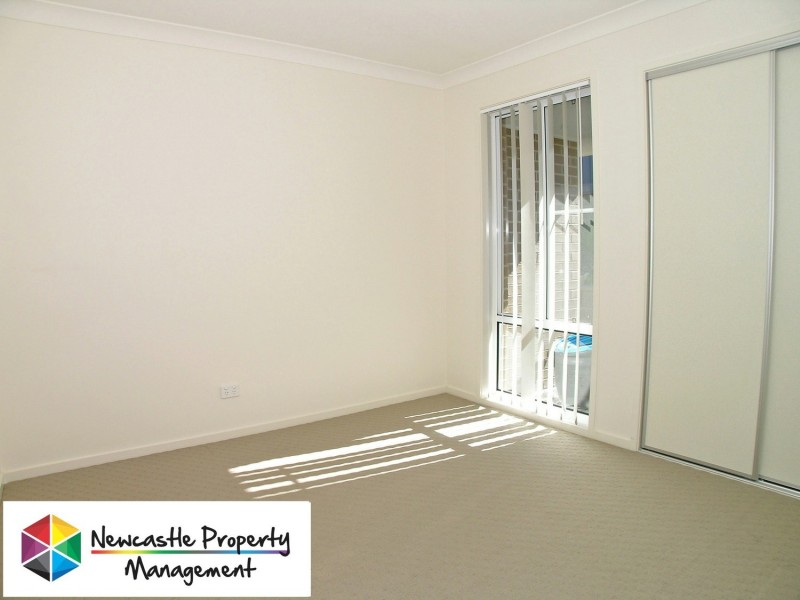 10 Hooghly Avenue, Cameron Park NSW 2285