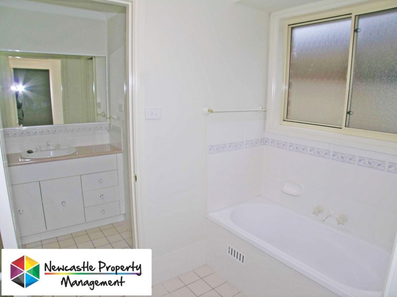 2 Sandpiper Court, Cameron Park NSW 2285