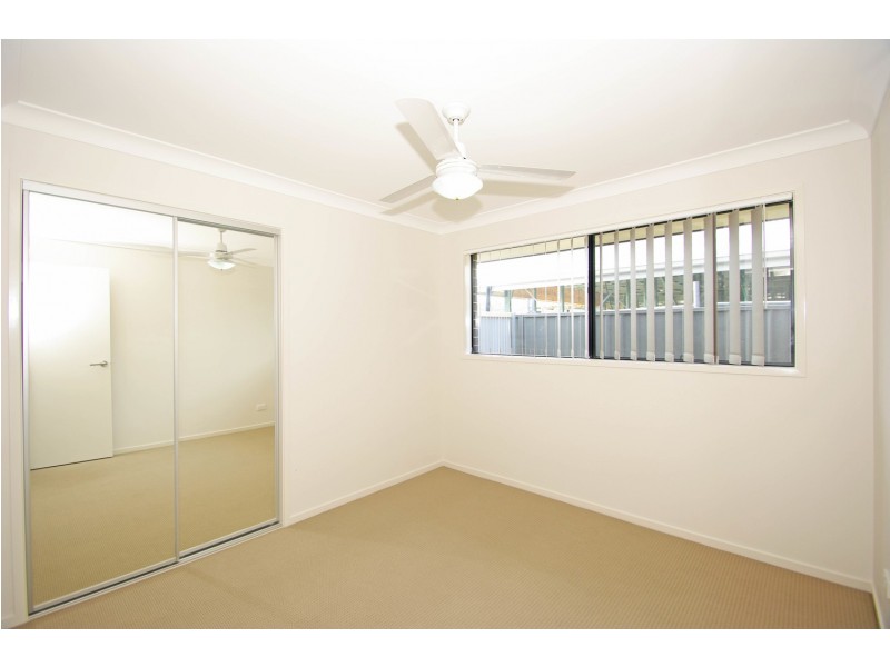 64 Seaside Boulevard, Fern Bay NSW 2295