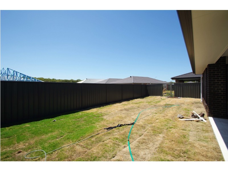 64 Seaside Boulevard, Fern Bay NSW 2295