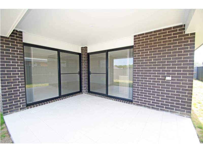 64 Seaside Boulevard, Fern Bay NSW 2295