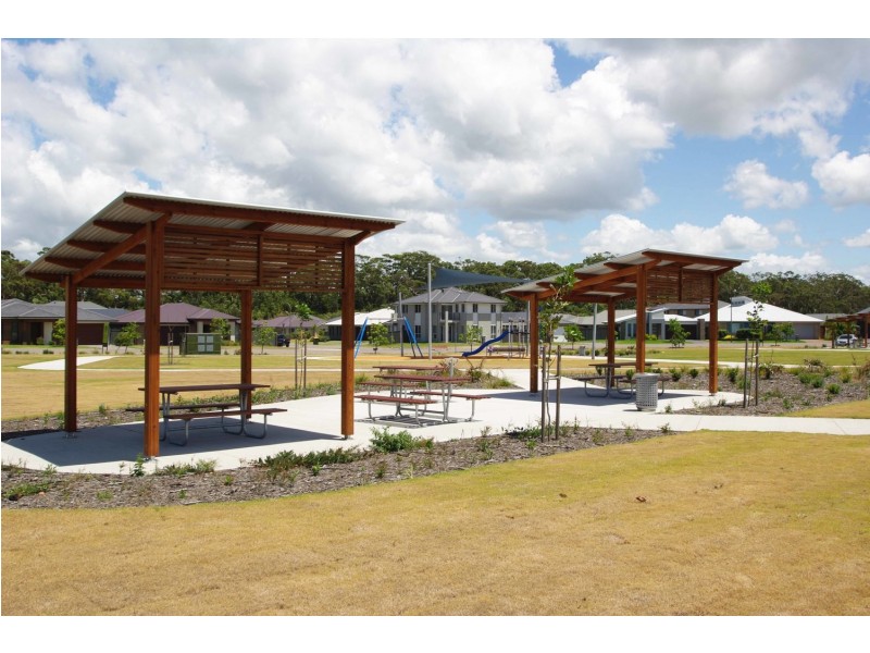 64 Seaside Boulevard, Fern Bay NSW 2295