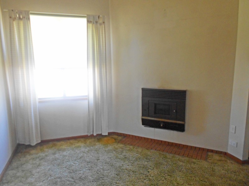 16 Lachlan Road, Cardiff NSW 2285