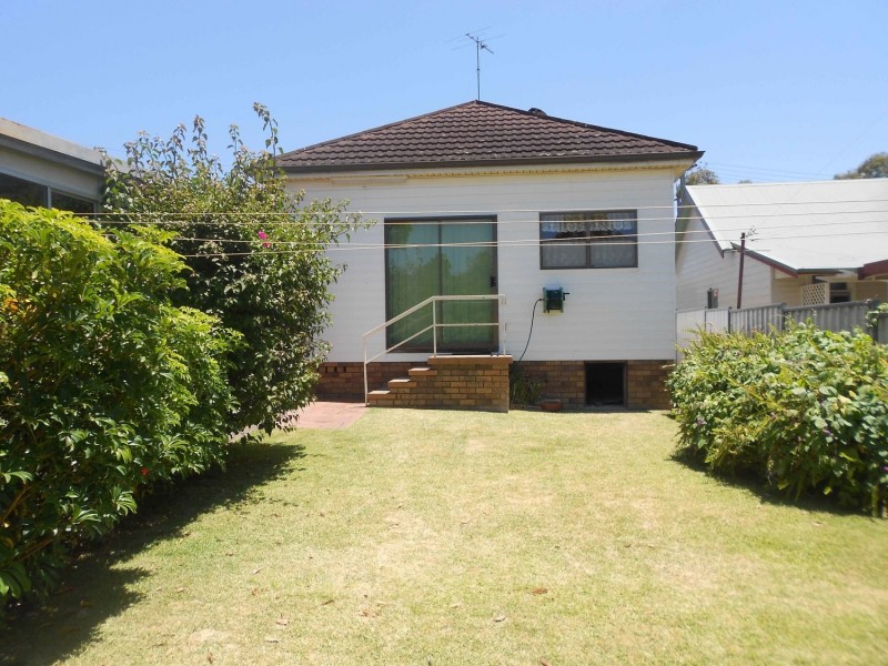 16 Lachlan Road, Cardiff NSW 2285