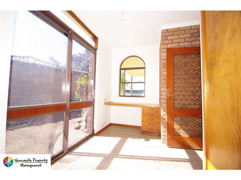 25 Blaxland Road, Macquarie Hills NSW 2285