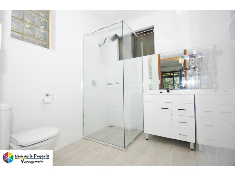 25 Blaxland Road, Macquarie Hills NSW 2285