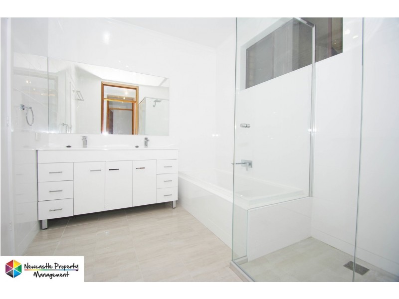 25 Blaxland Road, Macquarie Hills NSW 2285