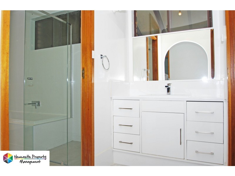 25 Blaxland Road, Macquarie Hills NSW 2285