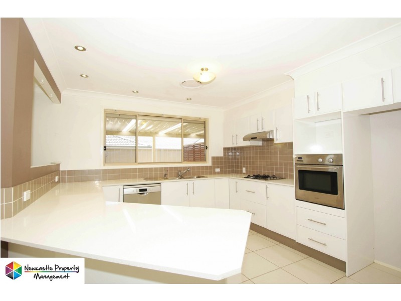 18 Strutt Crescent, Metford NSW 2323