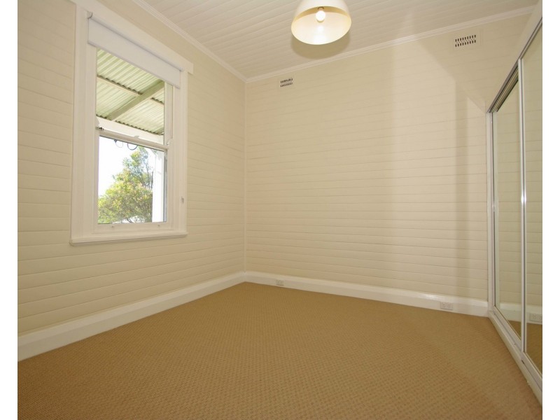 11 Queens Avenue, Cardiff NSW 2285