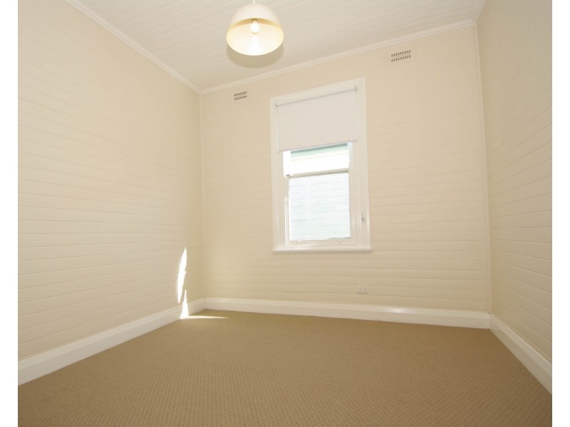 11 Queens Avenue, Cardiff NSW 2285