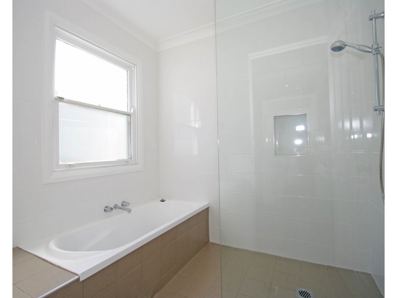 11 Queens Avenue, Cardiff NSW 2285