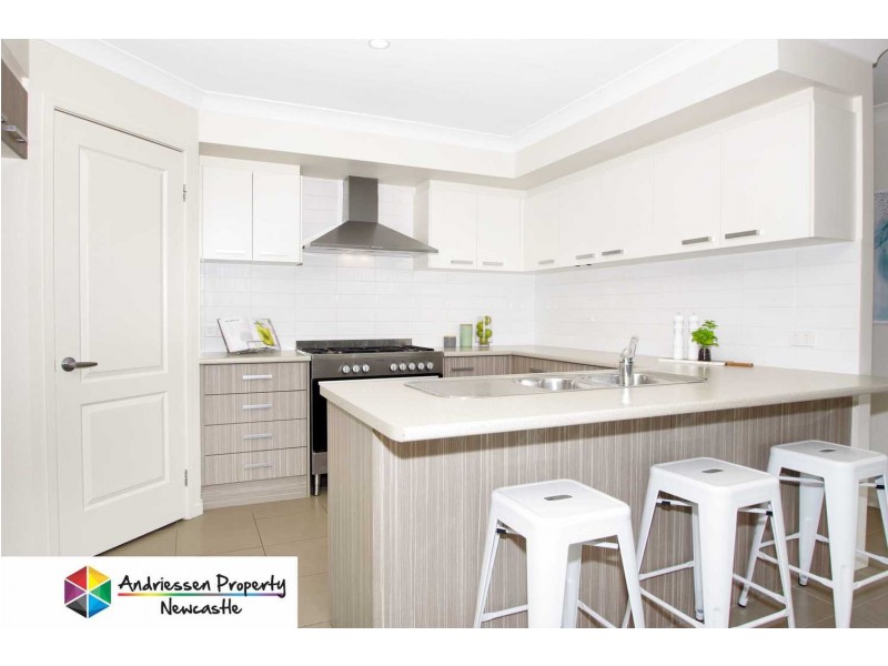 10 Hooghly Avenue, Cameron Park NSW 2285