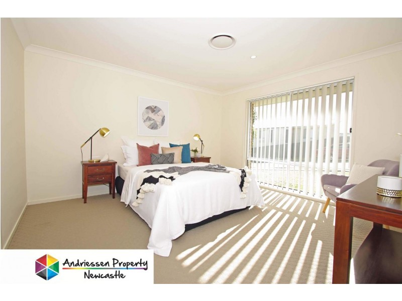 10 Hooghly Avenue, Cameron Park NSW 2285