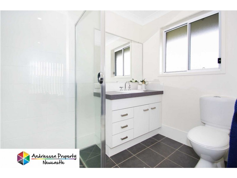 10 Hooghly Avenue, Cameron Park NSW 2285