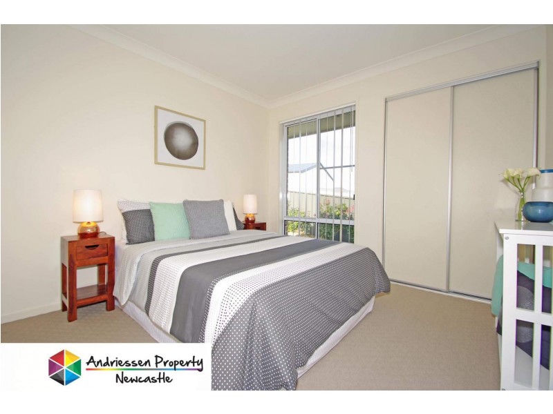 10 Hooghly Avenue, Cameron Park NSW 2285