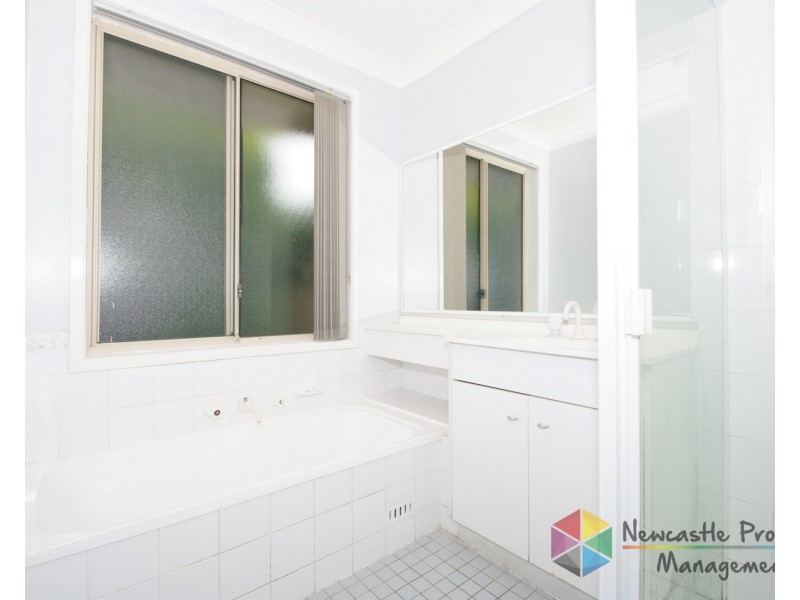 17 New York Avenue, Warners Bay NSW 2282