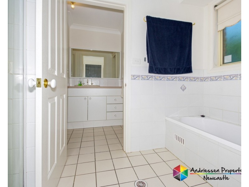 27 Albatross Avenue, Cameron Park NSW 2285