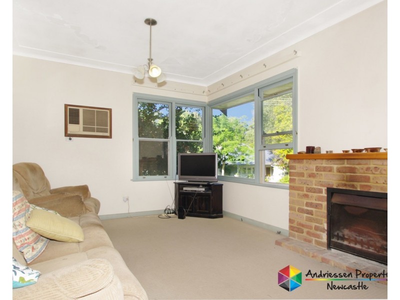 4 Hollywood Parade, New Lambton Heights NSW 2305