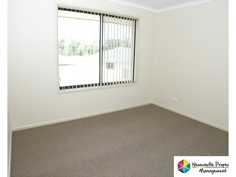 17 Foveaux Circuit, Cameron Park NSW 2285