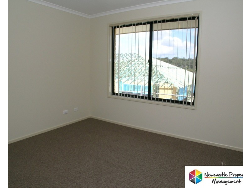 17 Foveaux Circuit, Cameron Park NSW 2285