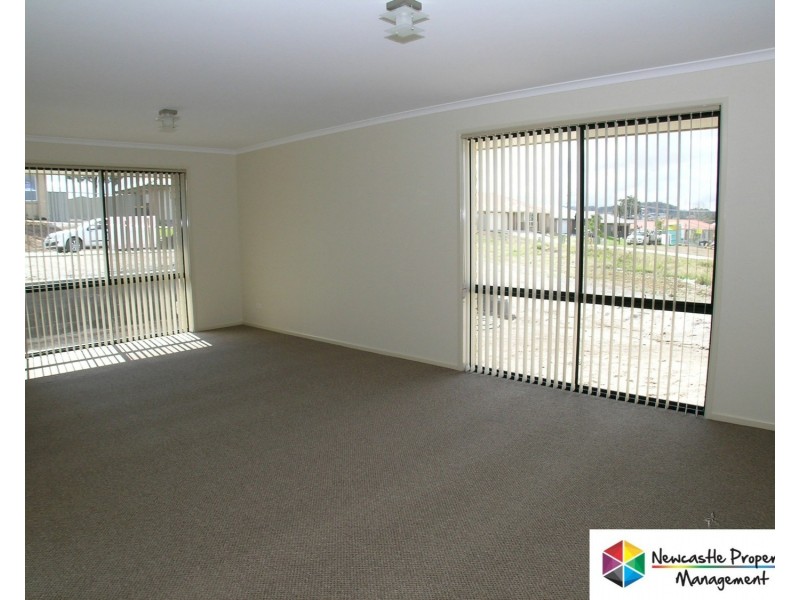 17 Foveaux Circuit, Cameron Park NSW 2285