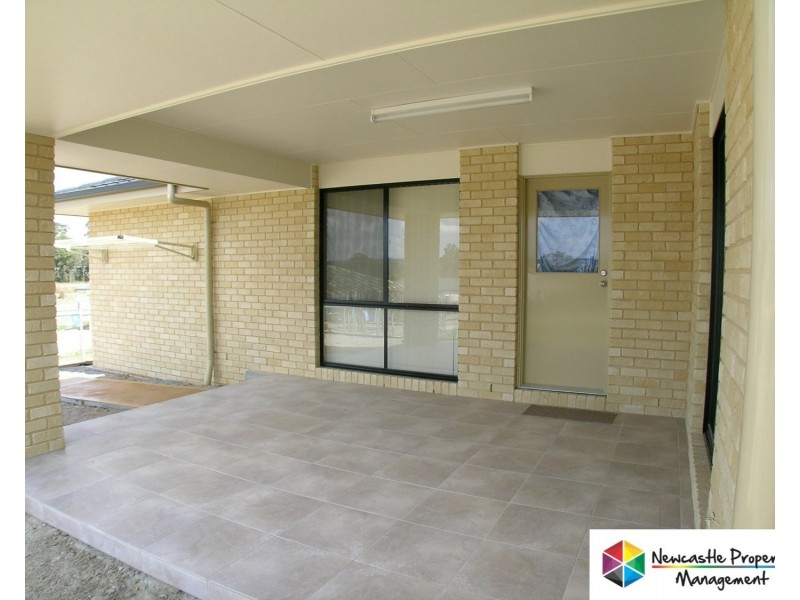 17 Foveaux Circuit, Cameron Park NSW 2285