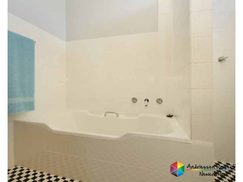 1A Glendale Drive, Glendale NSW 2285