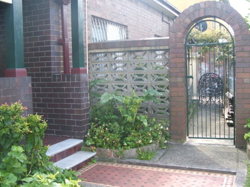 7 Warren Road, Marrickville NSW 2204