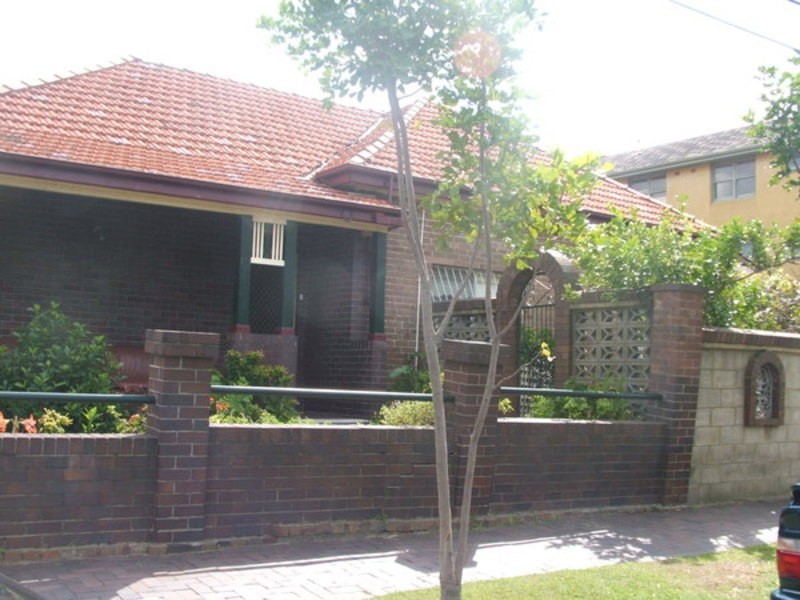 7 Warren Road, Marrickville NSW 2204