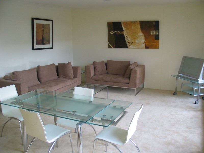 2/818 Canterbury Road, Roselands NSW 2196