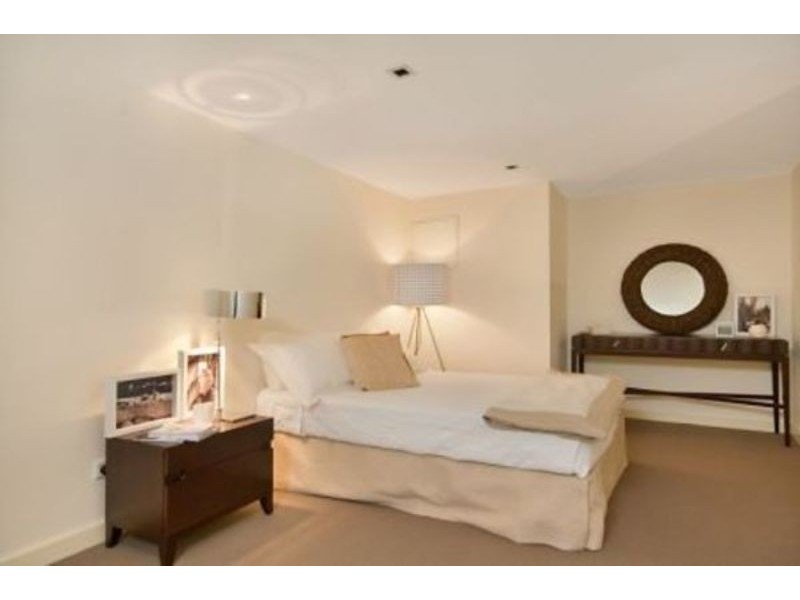 10 Lyons Road, Camperdown NSW 2050