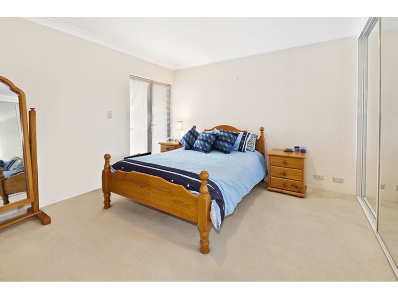 E205/21-27 Princes Highway, St Peters NSW 2044