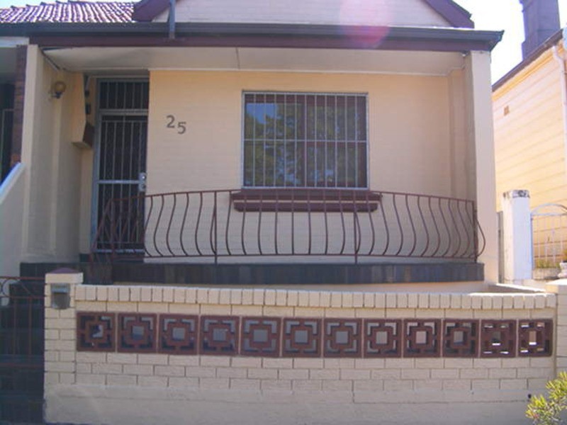 25 Hopetoun, Camperdown NSW 2050