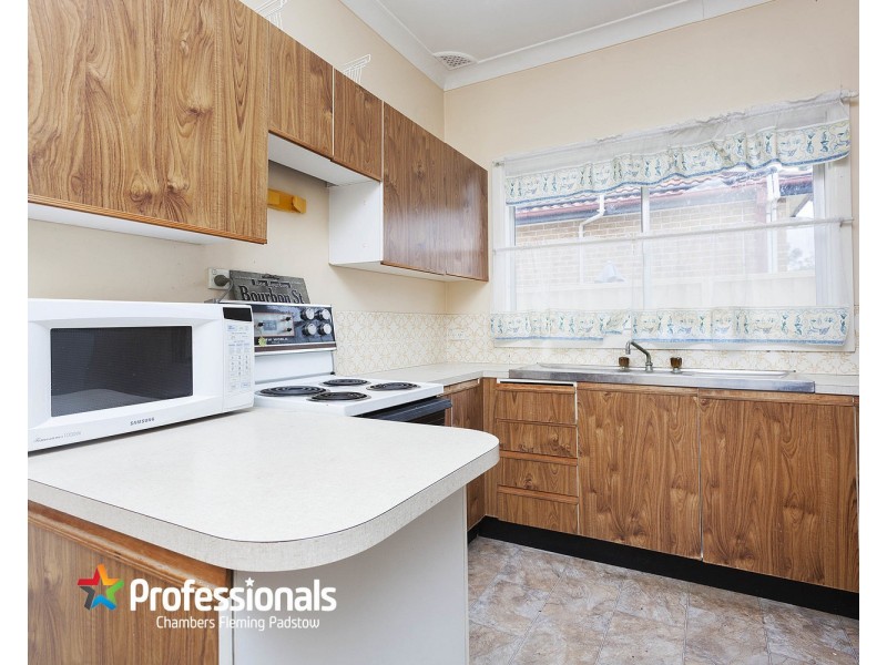 13 Laundess Avenue, Panania NSW 2213