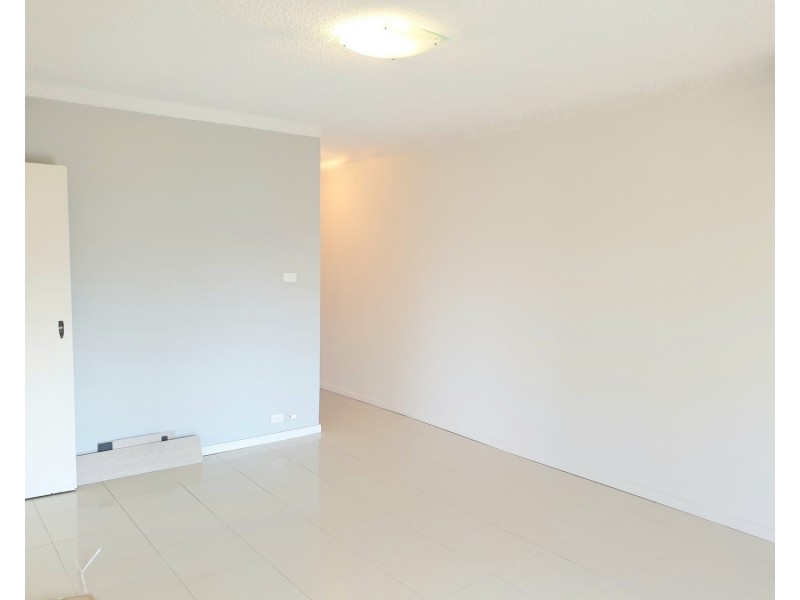 24/7 Myers Street, Roselands NSW 2196